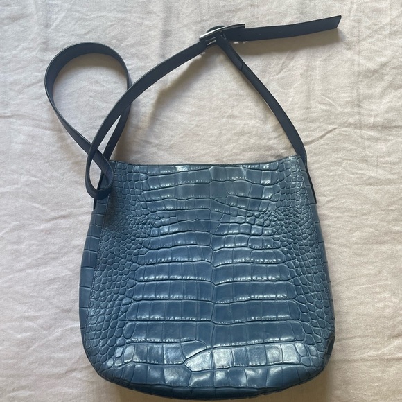 VINCE blue crocodile embossed leather crossbody purse - Picture 2 of 8